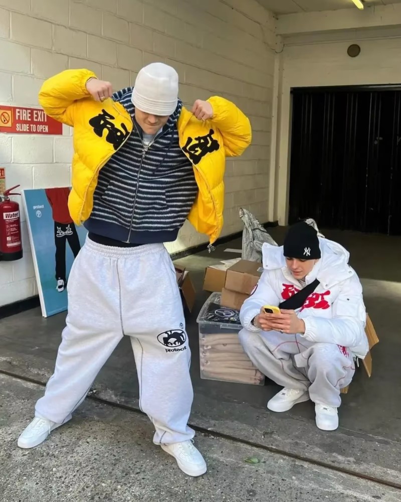 Man Embroidery Baggy Pants Car – Winter Clothes Shop recenzja i cena